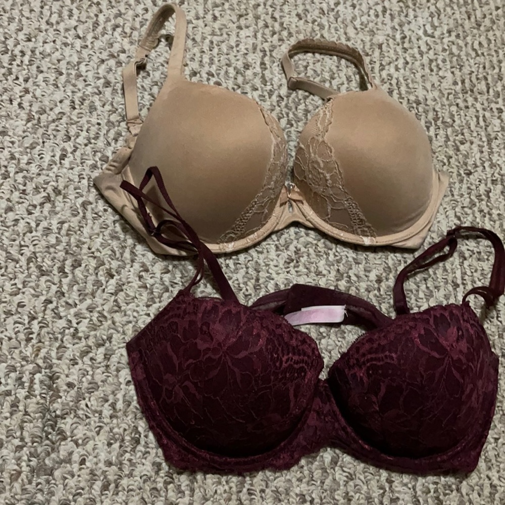 2 Victoria’s Secret Bras : size 34 D